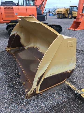 Cat Wheel Loader Bucket - Fits a Cat 966K Cat Wheel Loader Bucket - Fits a Cat 966K