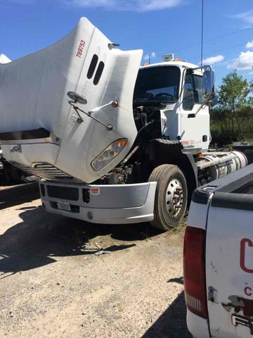 2010 Mack CXU613 T/A Day Cab Truck Tractor 2010 Mack CXU613 T/A Day Cab Truck Tractor