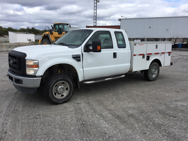 2008 Ford F-250 XL Super Duty 4x4 Utility Truck