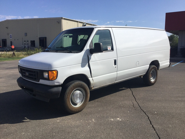 2004 Ford E-350 Super Duty Cargo Van