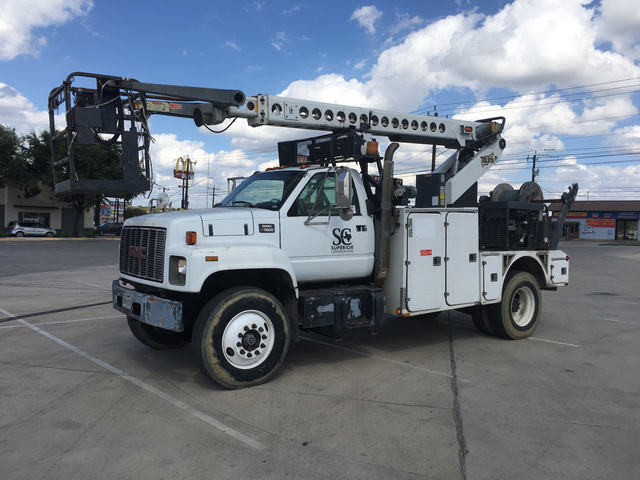Mobile Tool International Bucket on 1999 GMC C7H042 Truck Mobile Tool International Bucket on 1999 GMC C7H042 Truck