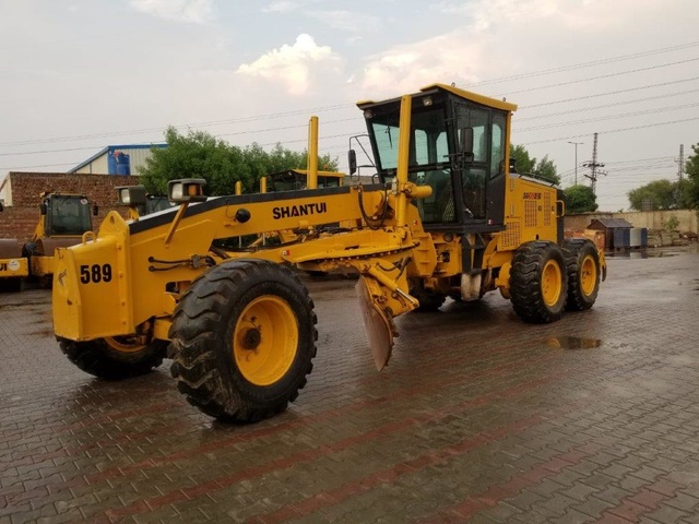 2016 Shantui SG18D-3 Motor Grader 2016 Shantui SG18D-3 Motor Grader