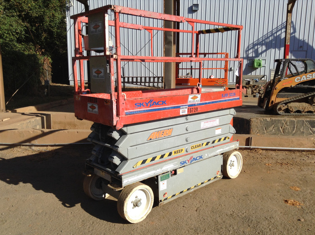 2007 Skyjack SJIII-3226 Electric Scissor Lift