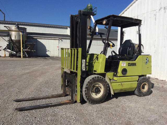 Clark GCS 25I Pneumatic Tire Forklift