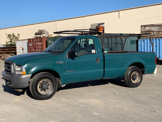 2002 Ford F-250 XL Super Duty Pickup