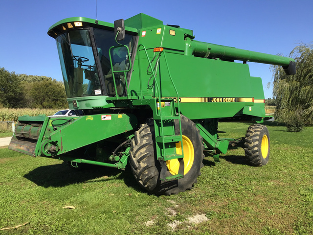 John Deere 9600 Combine