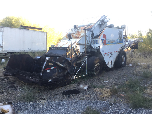 Roadtec SB-2500B Asphalt Transfer Machine