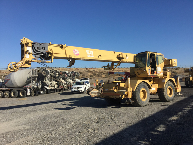 Grove RT528C Rough Terrain Crane