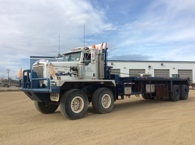 2007 Kenworth C500 8X4 Bed Truck