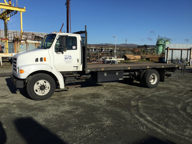 1999 Sterling L7501 S/A Flatbed Truck 1999 Sterling L7501 S/A Flatbed Truck