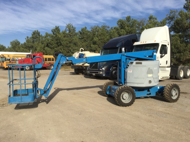 2014 (unverified) Genie Z-34/22 4WD Diesel Articulating Boom Lift