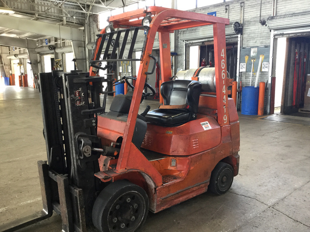 2005 (unverified) Toyota 7FGCU25 Cushion Tire Forklift