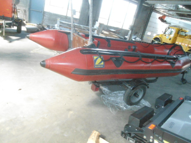 2006 Zodiac boat and Yacht club trailer 1612B and MK111GR Boat Trailer