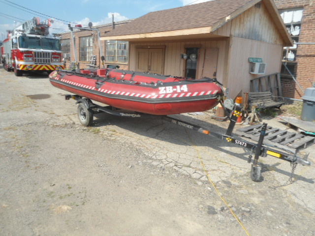 2006 Zodiac boat and Yacht club trailer 1612B and MK111GR Boat Trailer