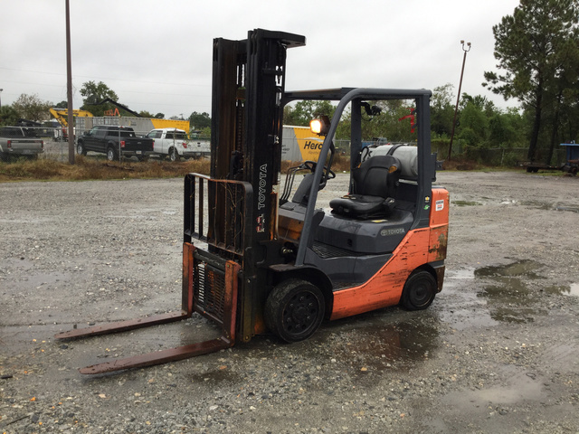 2014 Toyota 8FGCU30 Cushion Tire Forklift