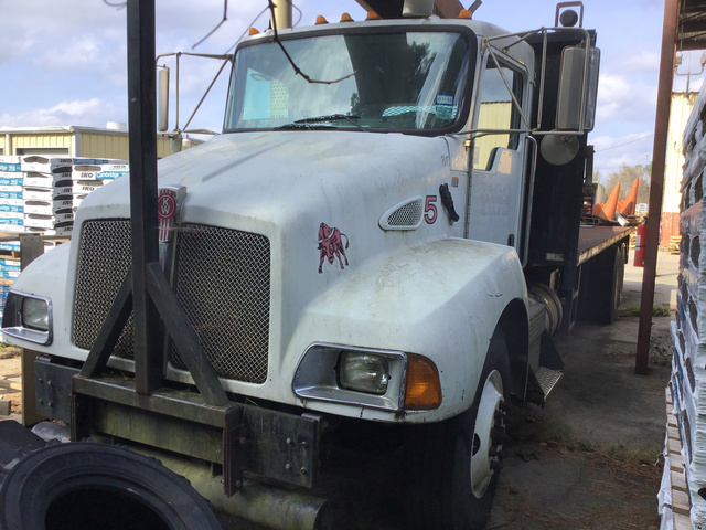 2008 Kenworth T300 Flatbed Truck w/Conveyor 2008 Kenworth T300 Flatbed Truck w/Conveyor