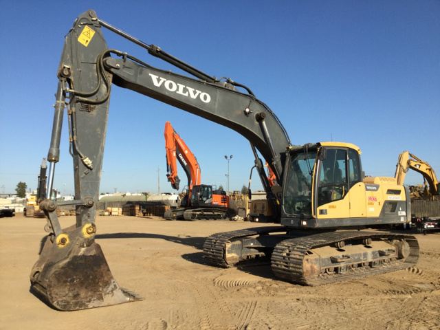 2013 Volvo EC220DL Track Excavator
