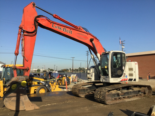 2012 Link-Belt 225 Track Excavator
