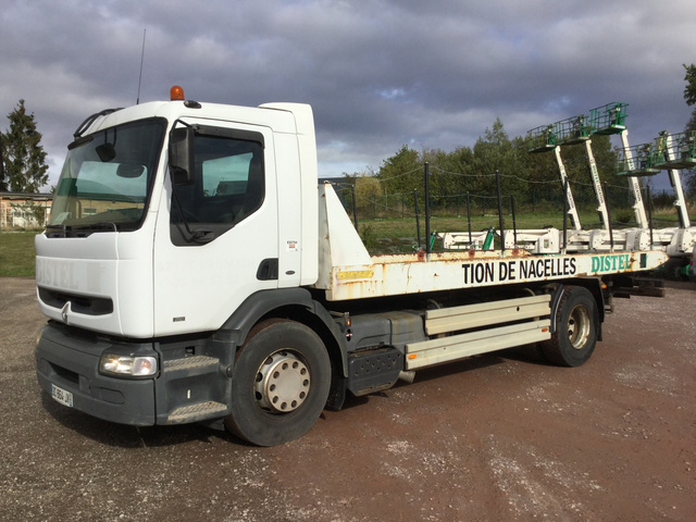 2001 Renault Premium 250 Tilt & Slide Flatbed Truck 2001 Renault Premium 250 Tilt & Slide Flatbed Truck
