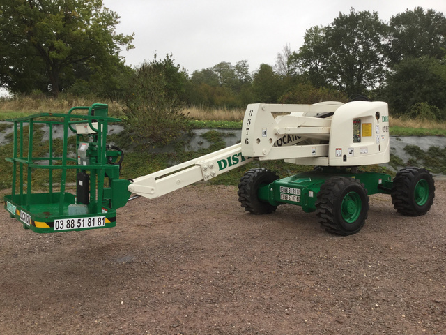 2009 Haulotte HA16X 4WD Diesel Articulating Boom Lift 2009 Haulotte HA16X 4WD Diesel Articulating Boom Lift
