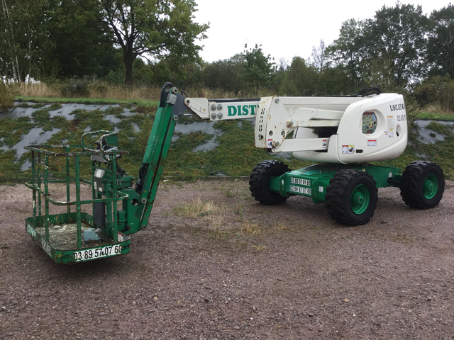 2007 Haulotte HA16SPX 4WD Diesel Articulating Boom Lift 2007 Haulotte HA16SPX 4WD Diesel Articulating Boom Lift