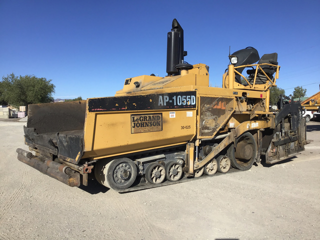 2005 (unverified) Cat AP-1055D Asphalt Paver