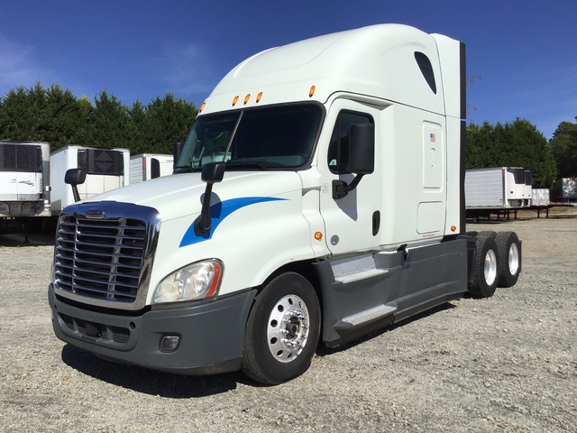 2015 Freightliner Casacadia 125 T/A Sleeper Truck Tractor 2015 Freightliner Casacadia 125 T/A Sleeper Truck Tractor