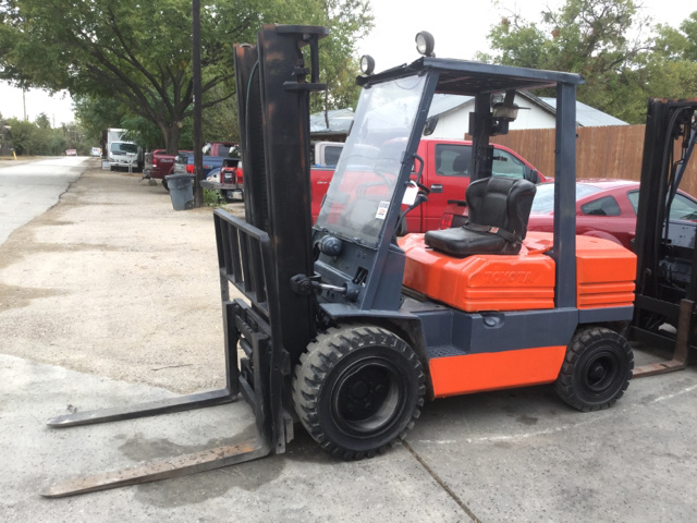 Toyota 02-5FD30 Pneumatic Tire Forklift