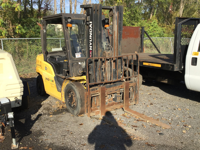 2014 (unverified) Hyundai 35D-9A Pneumatic Tire Forklift