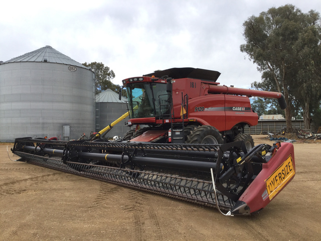 2011 Case IH 9120 Combine & 2011 Case IH 2152 Header
