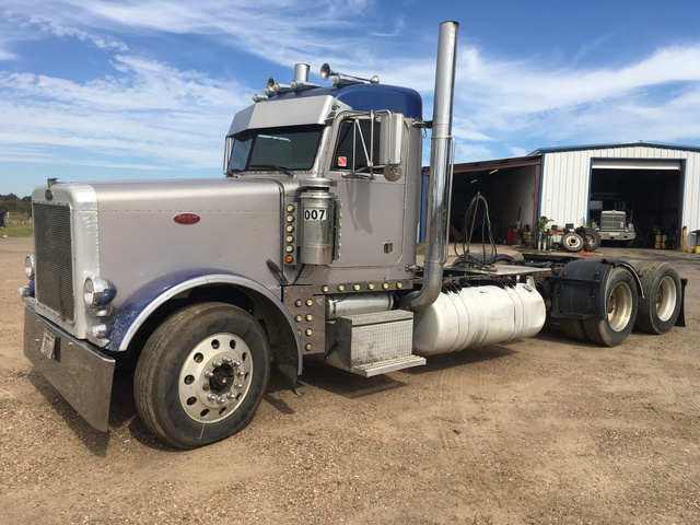 2000 Peterbilt 377 T/A Day Cab Truck Tractor