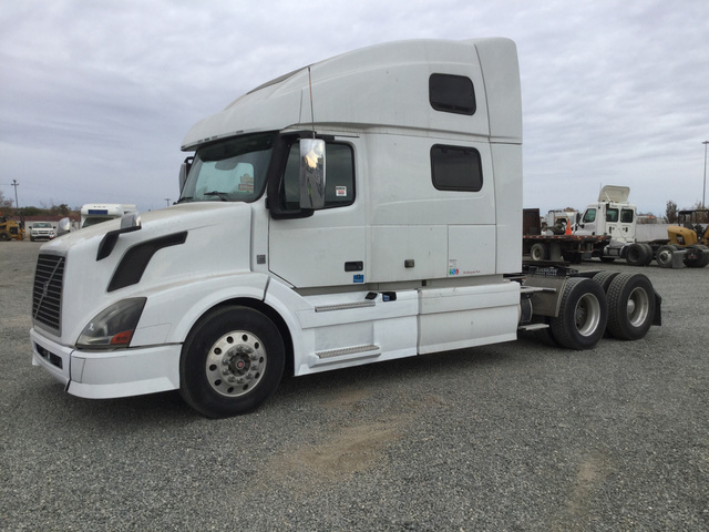 2014 Volvo VN VNL T/A Sleeper Truck Tractor 2014 Volvo VN VNL T/A Sleeper Truck Tractor