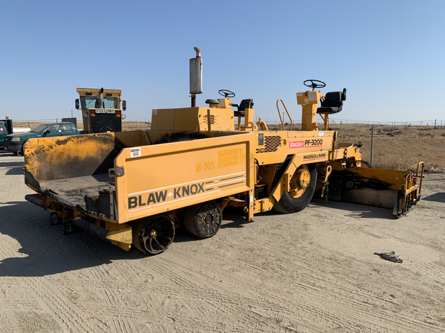 Blaw-Knox/Ingersoll-Rand PF-3200 Asphalt Paver
