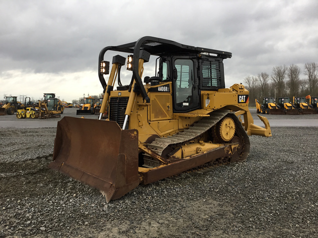2015 Cat D6R2 - Crawler Dozer: 100hp-500hp 2015 Cat D6R2 - Crawler Dozer: 100hp-500hp