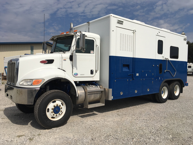 2013 Peterbilt 348 6x6 Command Center/Data Truck