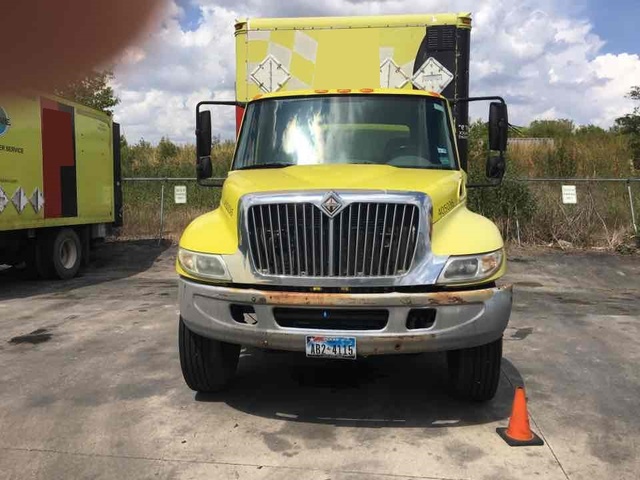 2005 International 4200 Cargo Truck