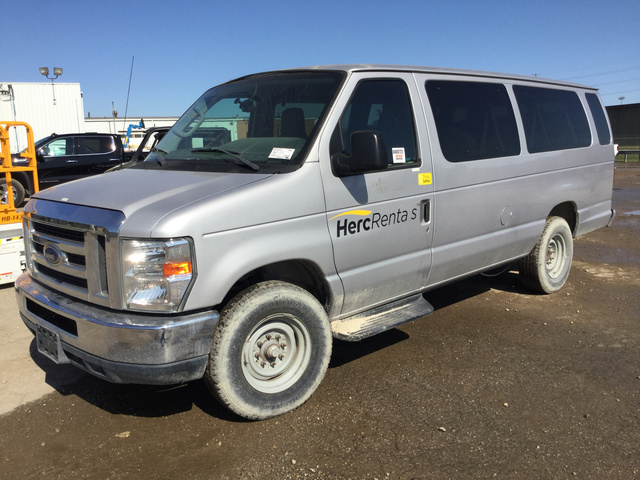 2013 Ford Econoline E-350 XLT Super Duty Passenger Van