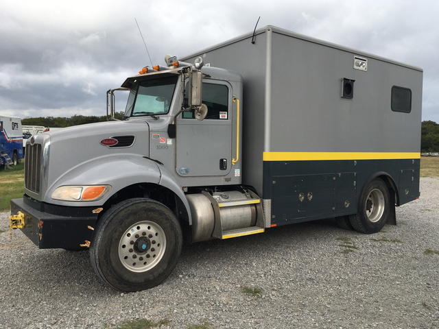 2013 Peterbilt 348 Command Center/Data Truck