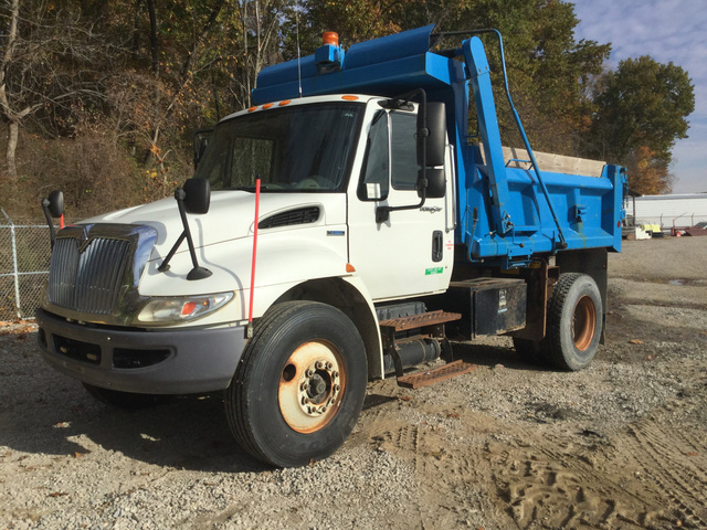 2009 International 4300 S/A Dump Truck