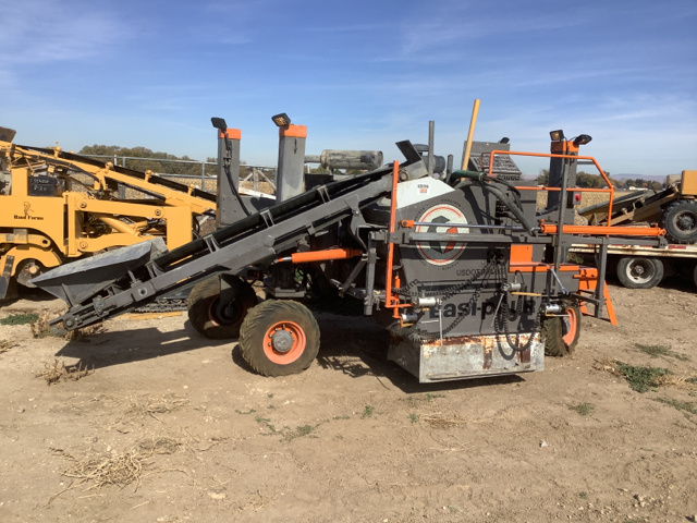 2006 (unverified) Easi-Pour 650B Curb & Gutter Machine 2006 (unverified) Easi-Pour 650B Curb & Gutter Machine