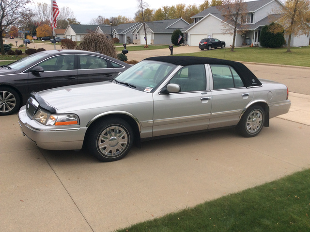 2005 Mercury Grand Marquis GS Sedan