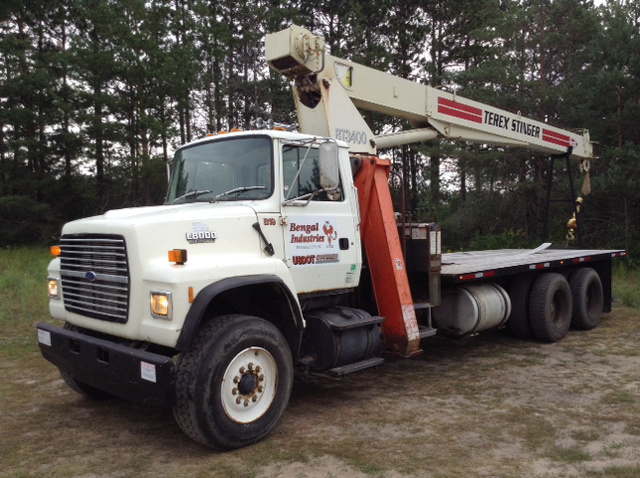 Simon-Ro TC-3468 Straight Boom on 1994 Ford LNT8000F Truck