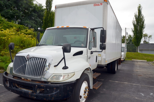 2003 International 4200 Cargo Truck