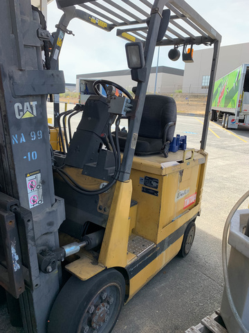 Caterpillar 2EC25E Cushion Tire Forklift