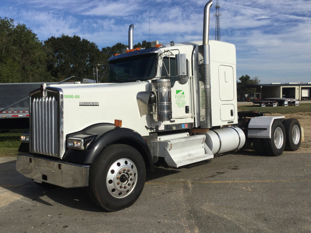 2013 Kenworth W900 T/A Sleeper Truck Tractor 2013 Kenworth W900 T/A Sleeper Truck Tractor