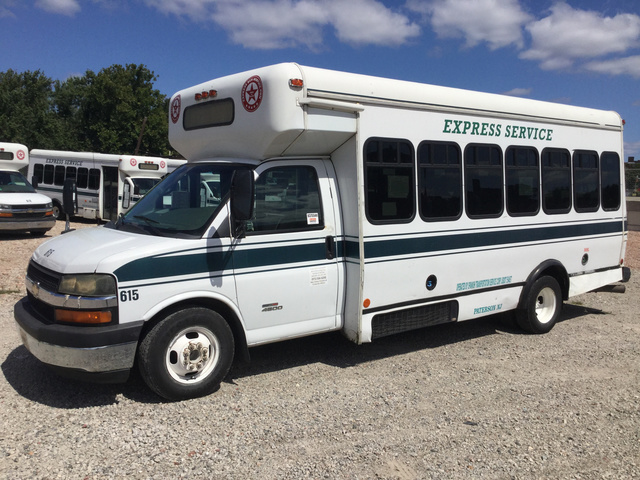 2013 Chevrolet Express G4500 Bus