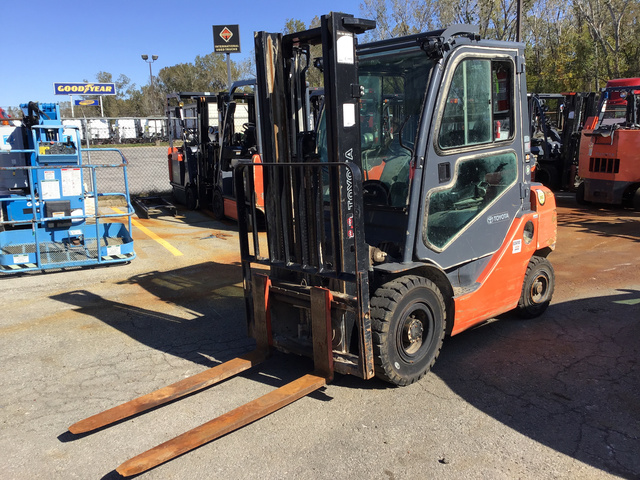 2015 Toyota 8FDU25 Pneumatic Tire Forklift 2015 Toyota 8FDU25 Pneumatic Tire Forklift