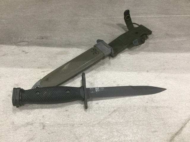 (46) Bayonets w/Scabbards