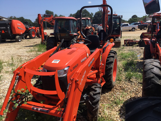 Kubota L3901D 4WD Tractor