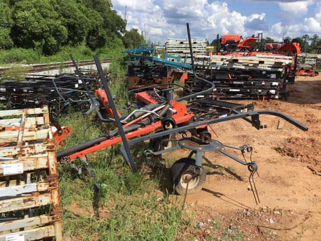 Kubota TE4052T Tedder